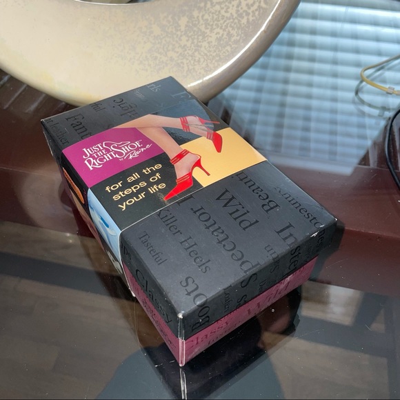 Raine Just the Right Shoe 2001 “Passion’s Flame” Style 25152 - Picture 11 of 11